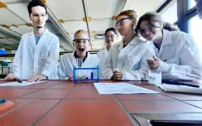 Chemie –  Q2-Schüler:innen experimentieren an der UNI Bonn